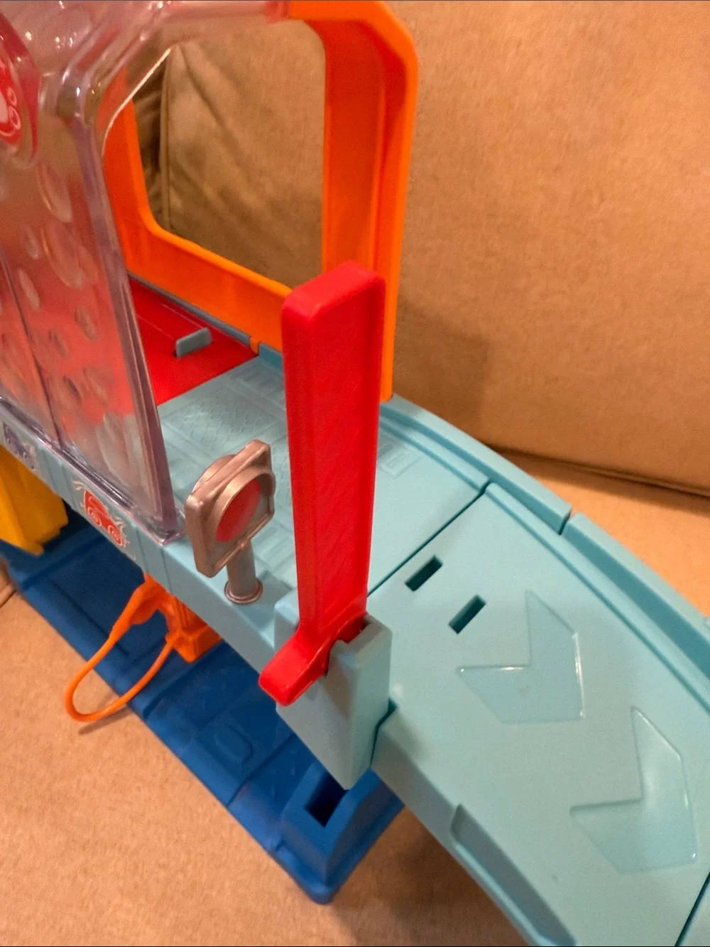 Fisher Price Little People Light Up Learning Garage Playset